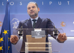 &Aacute;balos ver&aacute; rebajado su sueldo en 22.000 euros al a&ntilde;o al perder la presidencia de comisi&oacute;n e irse al Mixto del Congreso