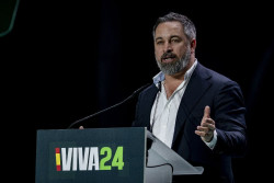 Abascal acusa al PP de hacer "pinza" con el PSOE contra Milei y urge a Feij&oacute;o a romper relaciones con los socialistas