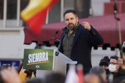 Abascal acusa al PP de parecerse "cada vez m&aacute;s al PSOE" y ser "la cara B del socialismo"