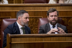 Abascal afea a Feij&oacute;o la "desautorizaci&oacute;n" a CyL y la oferta al PSOE para "repartirse el poder" con la lista m&aacute;s votada
