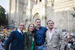 Abascal ataca a Feij&oacute;o por "mendigar" pactos con el PSOE: "Si no rectifica se convierte en un peligro para Espa&ntilde;a"
