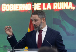 Abascal carga contra Feij&oacute;o por rechazar la moci&oacute;n de censura y le pregunta si va derogar la sedici&oacute;n con el PNV