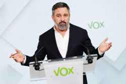 Abascal celebra que el PP "se sume" a las acciones judiciales contra el Gobierno: "M&aacute;s vale tarde que nunca"