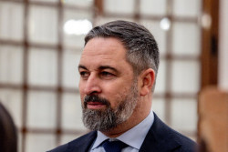 Abascal env&iacute;a cartas al Gobierno, al PNV y al Instituto Cervantes para exigir la recuperaci&oacute;n del palacete de Par&iacute;s