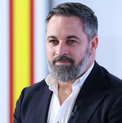 Abascal no se cierra a una eventual moci&oacute;n de censura si es para ir a elecciones y no incluye cesiones a nacionalistas