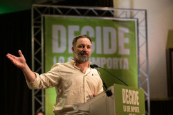 Abascal no tiene planeado celebrar el d&iacute;a del Orgullo LGTBi: "Supongo que porque soy heterosexual"