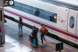 Adif mantiene la limitaci&oacute;n de velocidad en varios puntos de las l&iacute;neas Madrid-Barcelona y Madrid-Valencia