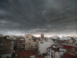 AEMET avisa de que este martes se superar&aacute;n los 120-150 l/m2 de lluvia de forma local en el este peninsular