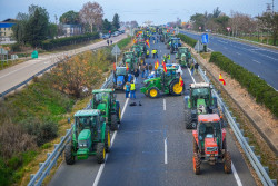 Agricultores siguen  con protestas con la mirada puesta en los Goya y en llegar a Madrid