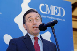 Albares  afirma: "No se puede decidir nada sobre Ucrania sin Ucrania"
