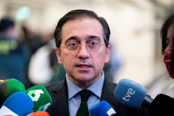 Albares critica  el pacto del PP y Vox en CyL pero no critica el pacto de S&aacute;nchez con terroristas independentistas y Ultra izquierda