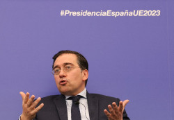 Albares dice que la calificaci&oacute;n de Marruecos como dictadura es una opini&oacute;n de Yolanda D&iacute;az  pero no del ejecutivo de S&aacute;nchez
