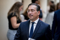 Albares responde a Trump por mandato de S&aacute;nchez  que la  "Espa&ntilde;a de S&aacute;nchez no va a pagar el 5% que van a pagar los pa&iacute;ses europeos