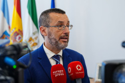 Alcalde de La L&iacute;nea desconoce el contenido del  tratado de Gibraltar 