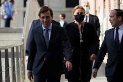 Almeida ve "raro" que la Fiscal&iacute;a "s&oacute;lo investigue al Ayuntamiento de Madrid y Comunidades gobernadas por el PP