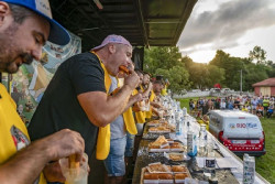 Ambrosero acoge el IV Campeonato Mundial de Comedores de Sobaos