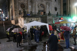 Amnist&iacute;a Internacional celebra el aniversario de la Declaraci&oacute;n de Derechos Humanos pese a la lluvia