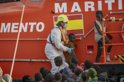 Amnist&iacute;a Internacional denuncia a S&aacute;nchez por los "macrocentros" de menores migrantes en Canarias y alerta de "descoordinaci&oacute;n"