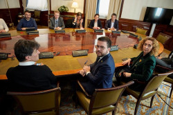Aragon&egrave;s muestra "confianza cero" en S&aacute;nchez y ve "inviable" colaborar  si no desmantela el CNI