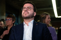 Aragon&egrave;s  ordena a los mossos proteger al pr&oacute;fugo Puigdemont