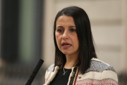 Arrimadas,  S&aacute;nchez," "Es un peligro p&uacute;blico en Moncloa"