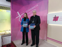 Aumentan un 2% las personas que van a misa en Espa&ntilde;a y descienden un 5% las bodas por la Iglesia