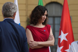  Ayuso abandona la Conferencia de Presidentes durante la intervenci&oacute;n del lehendakari en euskera