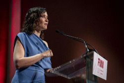 Ayuso afirma que PP aspira a gobernar "en libertad" porque coaliciones "no acaban bien" pero no descarta pactos con Vox