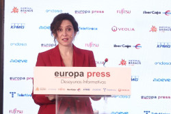 Ayuso pide a S&aacute;nchez, "el galgo de Paiporta", ayudar y defiende el pacto de Maz&oacute;n: "Yo pact&eacute; con Vox y aqu&iacute; estamos"