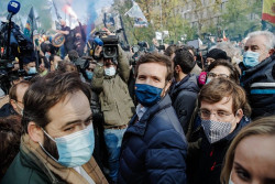 Ayuso y Casado respaldan y apoyan a la polic&iacute;a espa&ntilde;ola por separado 