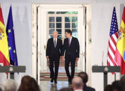 Biden recibe a S&aacute;nchez en la Casa Blanca para darle instrucciones