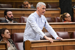 Bildu pide al Gobierno apoyar su ley para prohibir la publicidad de pisos tur&iacute;sticos ilegales