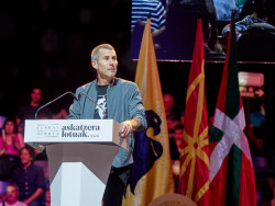 Bildu, socio de S&aacute;nchez, ataca el 12 de octubre como el d&iacute;a de la  opresi&oacute;n, colonialismo y negaci&oacute;n de los pueblos"