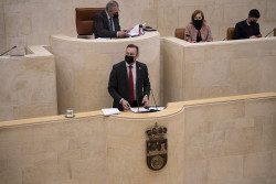 Blanco defiende su presupuesto y la oposici&oacute;n cree que "no se garantiza la supervivencia del sector primario"