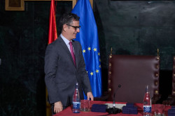 Bola&ntilde;os con el caso, Montoro intenta hacer olvidar los casos KOLDO, &Aacute;balos, Cerd&aacute;n, mujer del presidente, hermano del presidente y un largo, etc.