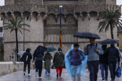 Ca&iacute;da de &aacute;rboles, achiques y rescates en la Comunitat como consecuencia de las fuertes lluvias