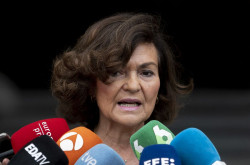 Carmen Calvo considera que las quejas de algunas federaciones son algo "normal" y asegura "unas listas para ganar"