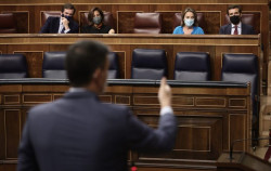 Casado acusa a S&aacute;nchez de usar a las CCAA como "escudos humanos" 