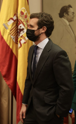 Casado carga contra S&aacute;nchez por la luz y el IPC: "No iba a dejar a nadie atr&aacute;s pero no va a dejar a nadie en pie"