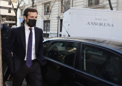 Casado ha admitido que no tiene pruebas, solo presunciones, contra Ayuso, ha intentado hundirla y el se ha suicidado  