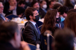 Casado insiste en prohibir por ley los beneficios penitenciarios a etarras y que sea delito los `ongi etorri`