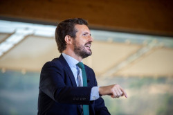 Casado sobre el aborto: "Mientras el TC no resuelva el recurso haremos leyes que ayuden a quienes quieren tener hijos"