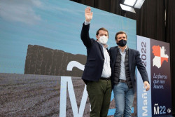 Casado ve una "verg&uuml;enza" los anuncios de S&aacute;nchez en campa&ntilde;a y recurrir&aacute; a la JEC: "Ya est&aacute; bien de juego sucio"