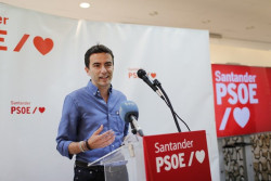 Casares pide a los socialistas santanderinos "salir a ganar las elecciones municipales"