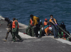 Casi 800 migrantes han llegado a las costas espa&ntilde;olas esta semana de forma irregular