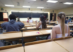 Casi la mitad de los universitarios espa&ntilde;oles viven con sus padres, seg&uacute;n un estudio