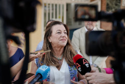 Castillo aclara que los colegios "no son lugares de riesgo" ante la gripe aviar