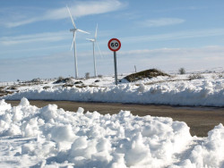 Cerrados los puertos de Estacas de Trueba y Lunada por la nieve