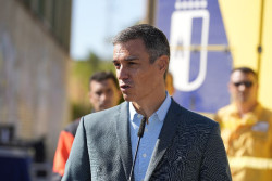 CIS de S&aacute;nchez mantiene al PSOE como primera fuerza, nueve puntos por encima del PP.