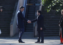 Como se esperaba, Aragon&eacute;s hace el rid&iacute;culo y abandona la Cumbre hispano-francesa antes de sonar los himnos, tras saludar a S&aacute;nchez y Macron